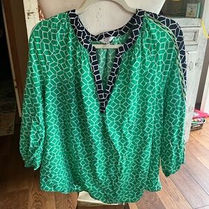 Crown & Ivy Green Geometric Blouse